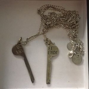 The Giving Key Best Friends necklace set